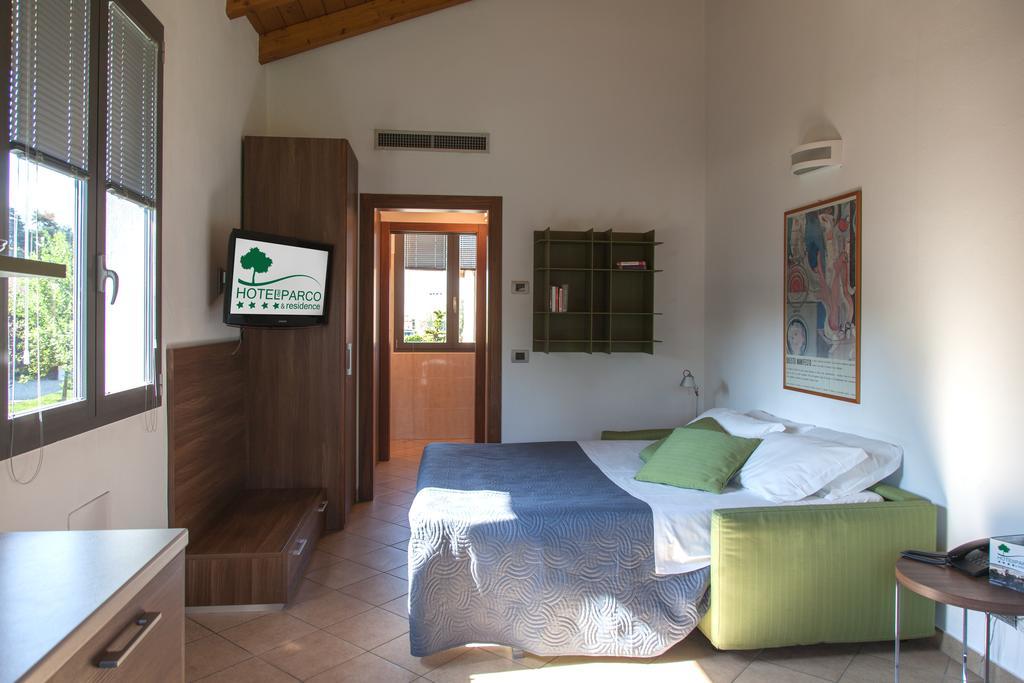 Hotel Del Parco Віджевано Екстер'єр фото